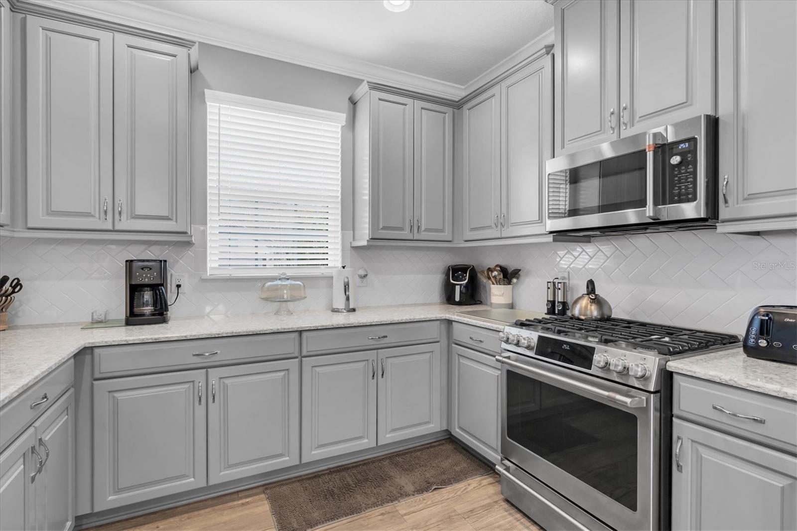 PLENTY OF CABINETS, DRAWERS AND COUNTER SPACE  COUNTER
