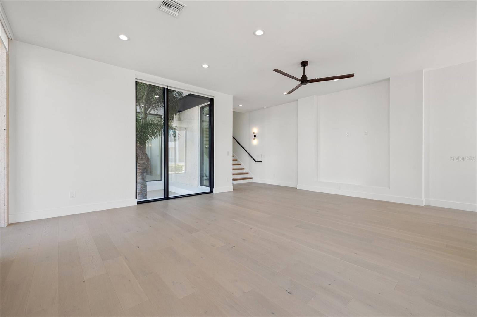 living room / dining