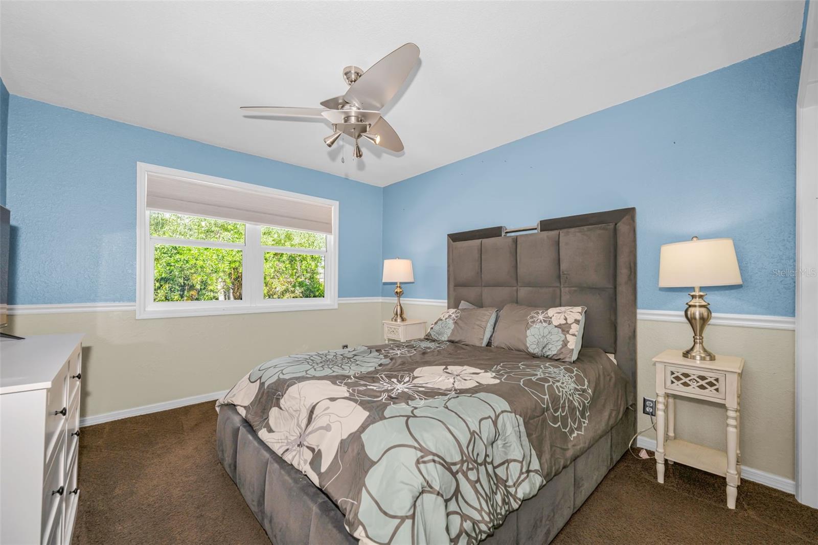 2nd bedroom overlooks backyard