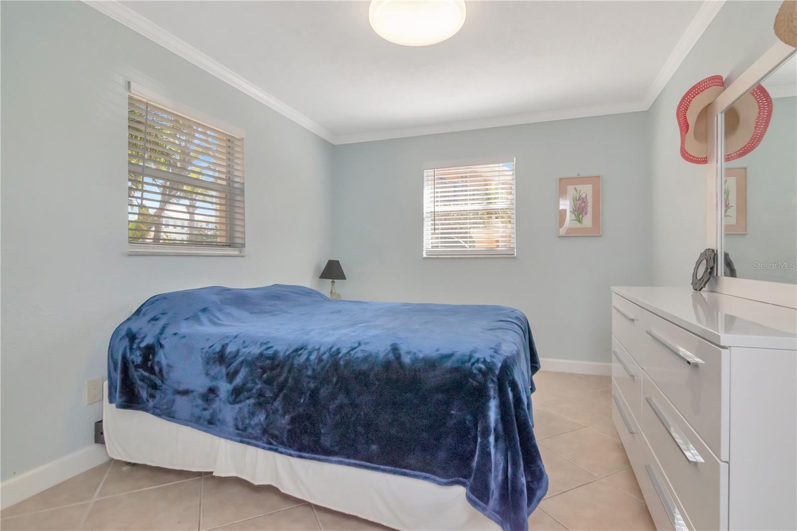 Comfortable & Spacious Guest Room