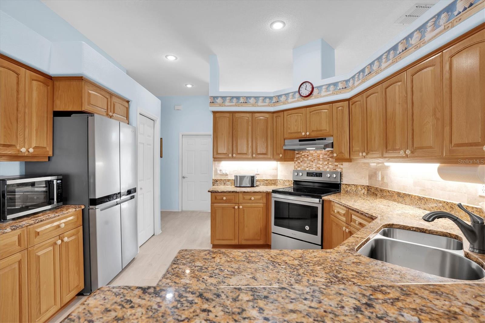 Undermount sink - granite counter tops