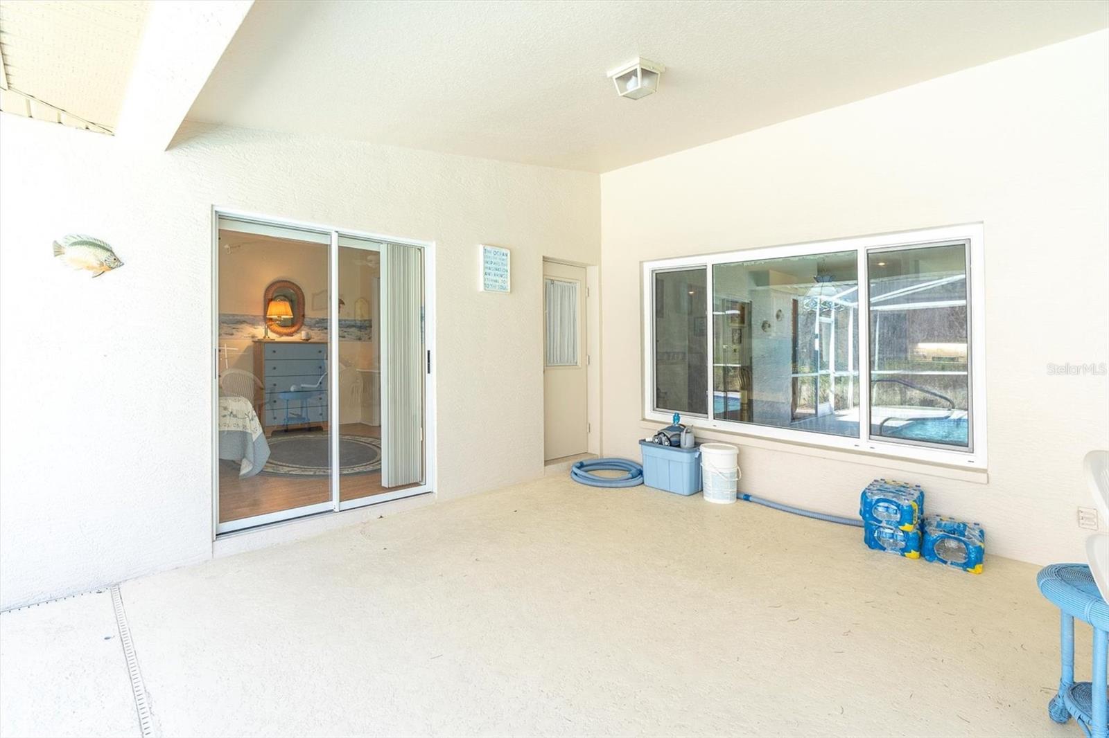 Oversized Covered Lanai - Cool Deck finish