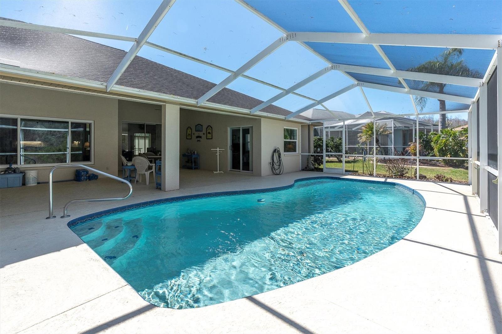 Sparkling Pool - Stunning Conservation Views