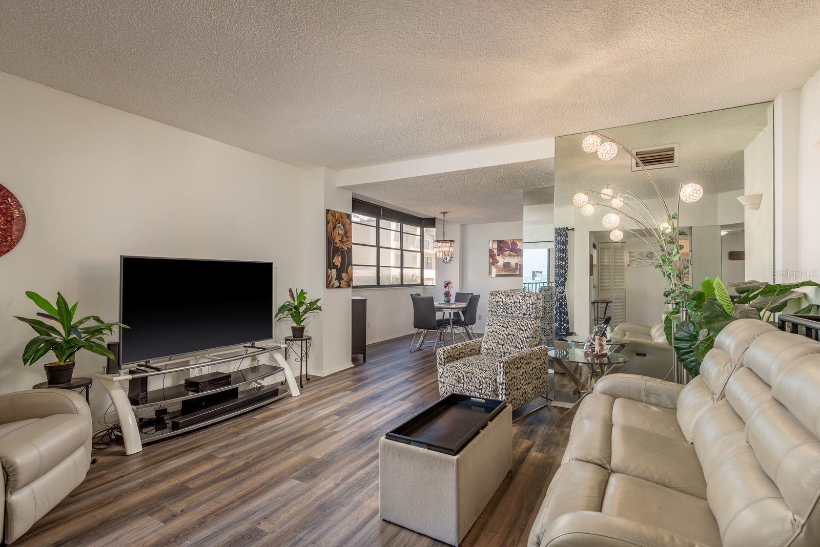 1st floor Living/dining room