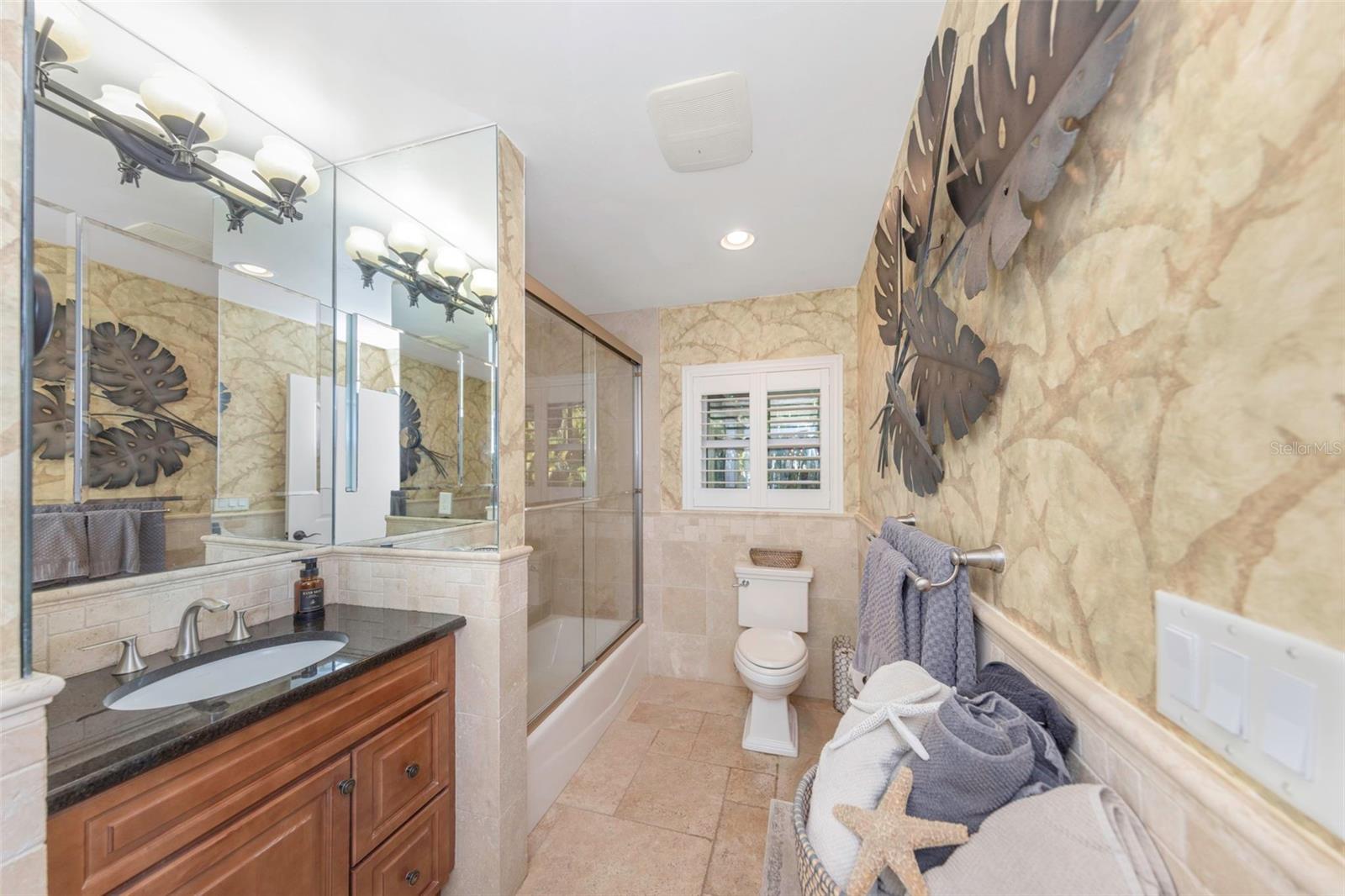 Walls are faux painted - NO wallpaper