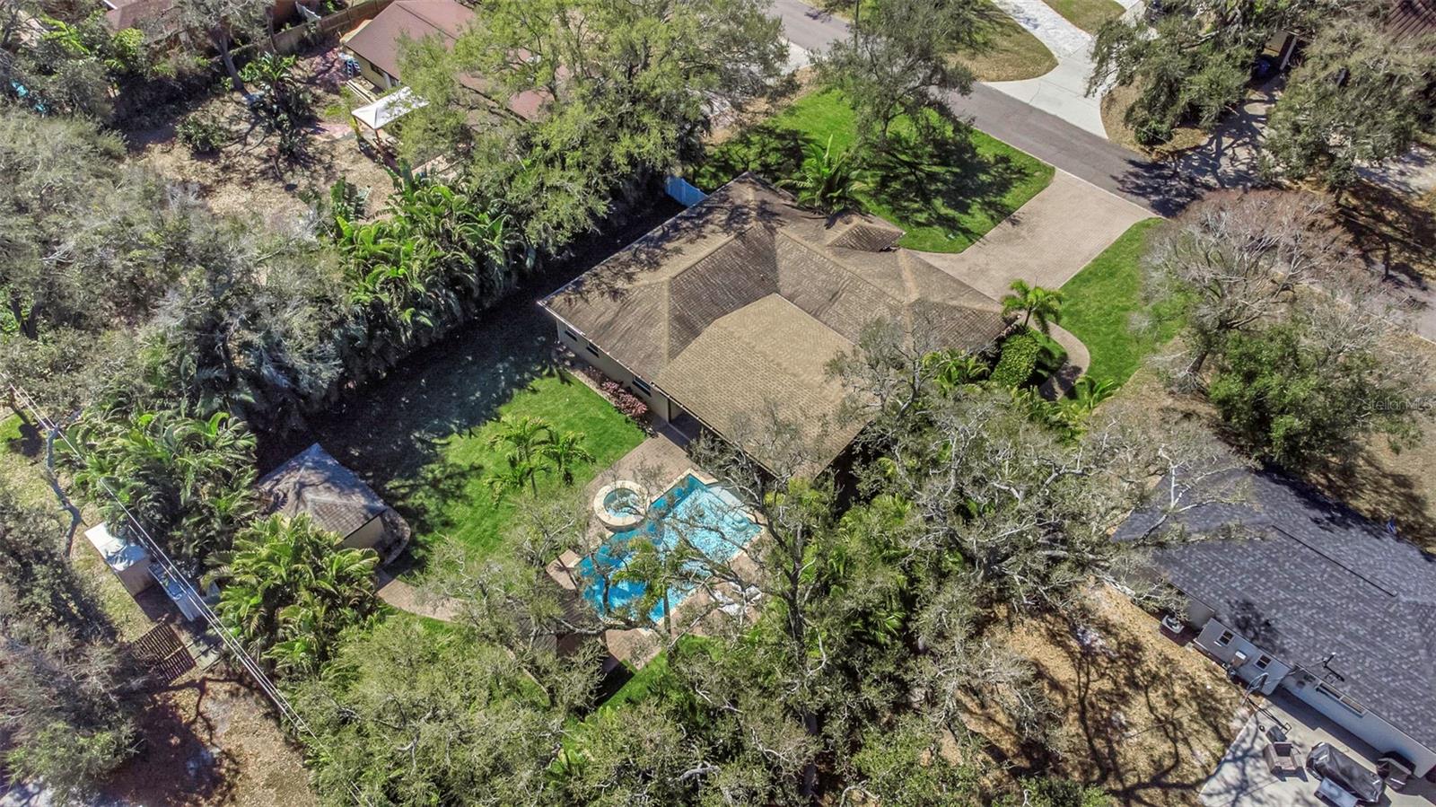 16,500 Sq ft property size!