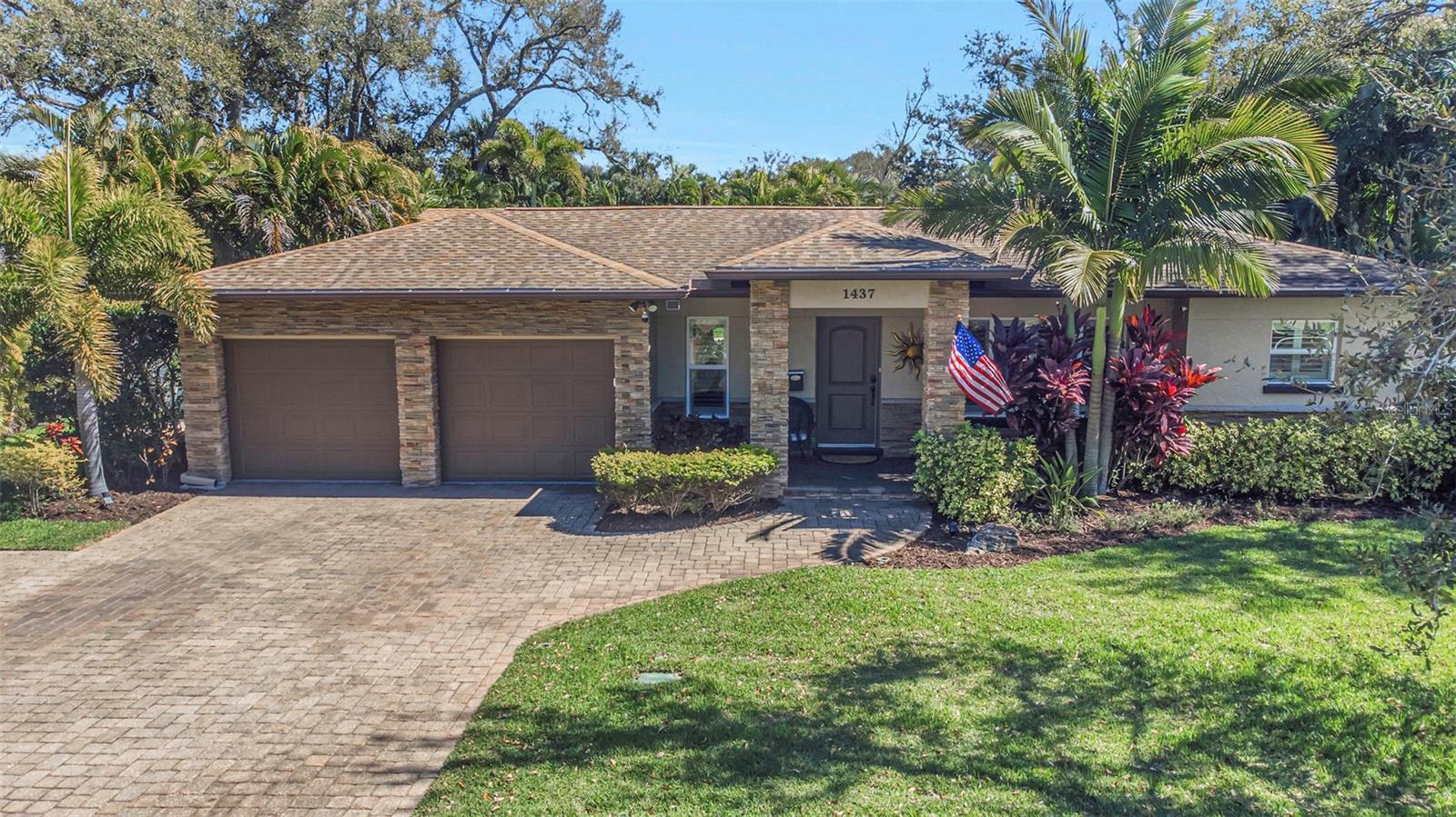 Just minutes to PREMIER Beaches.