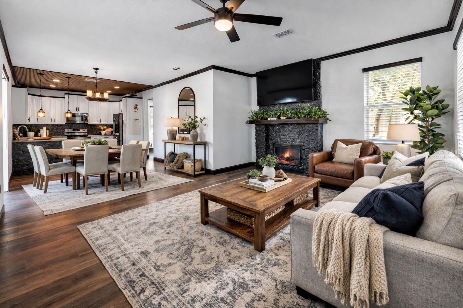 This photo has been virtually staged.