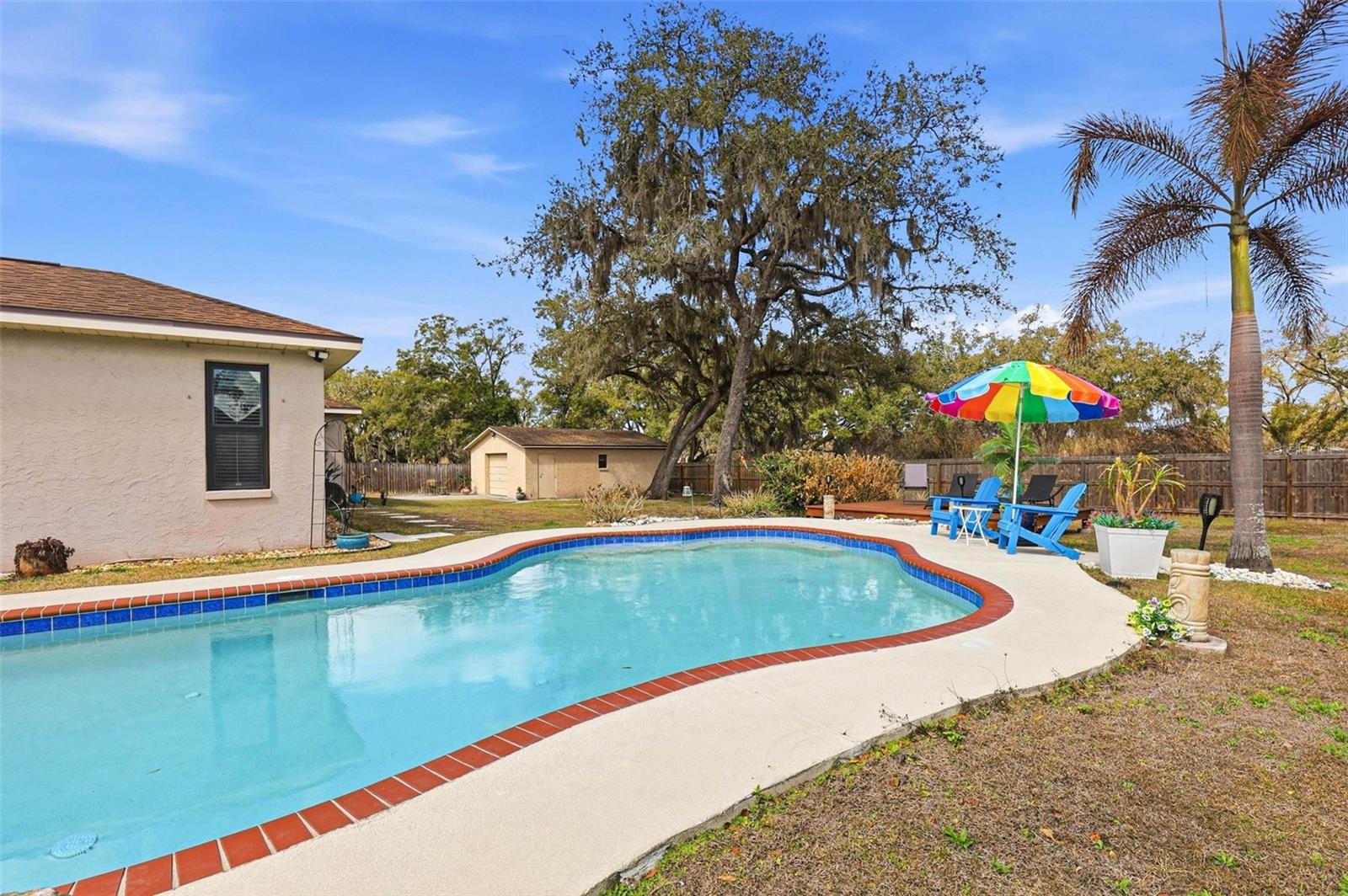 Separate workshop/garage