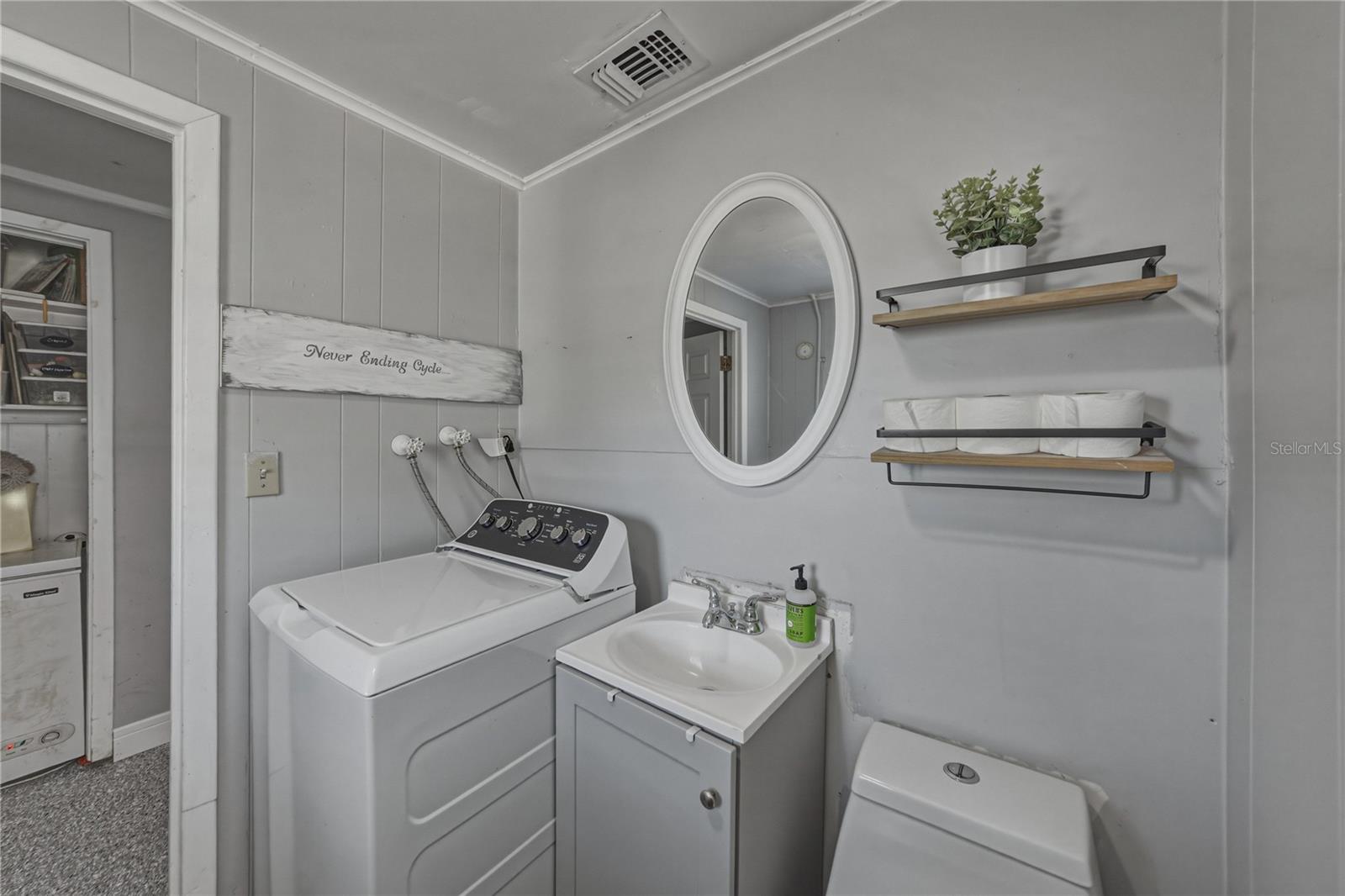 1/2 bath/ laundry room