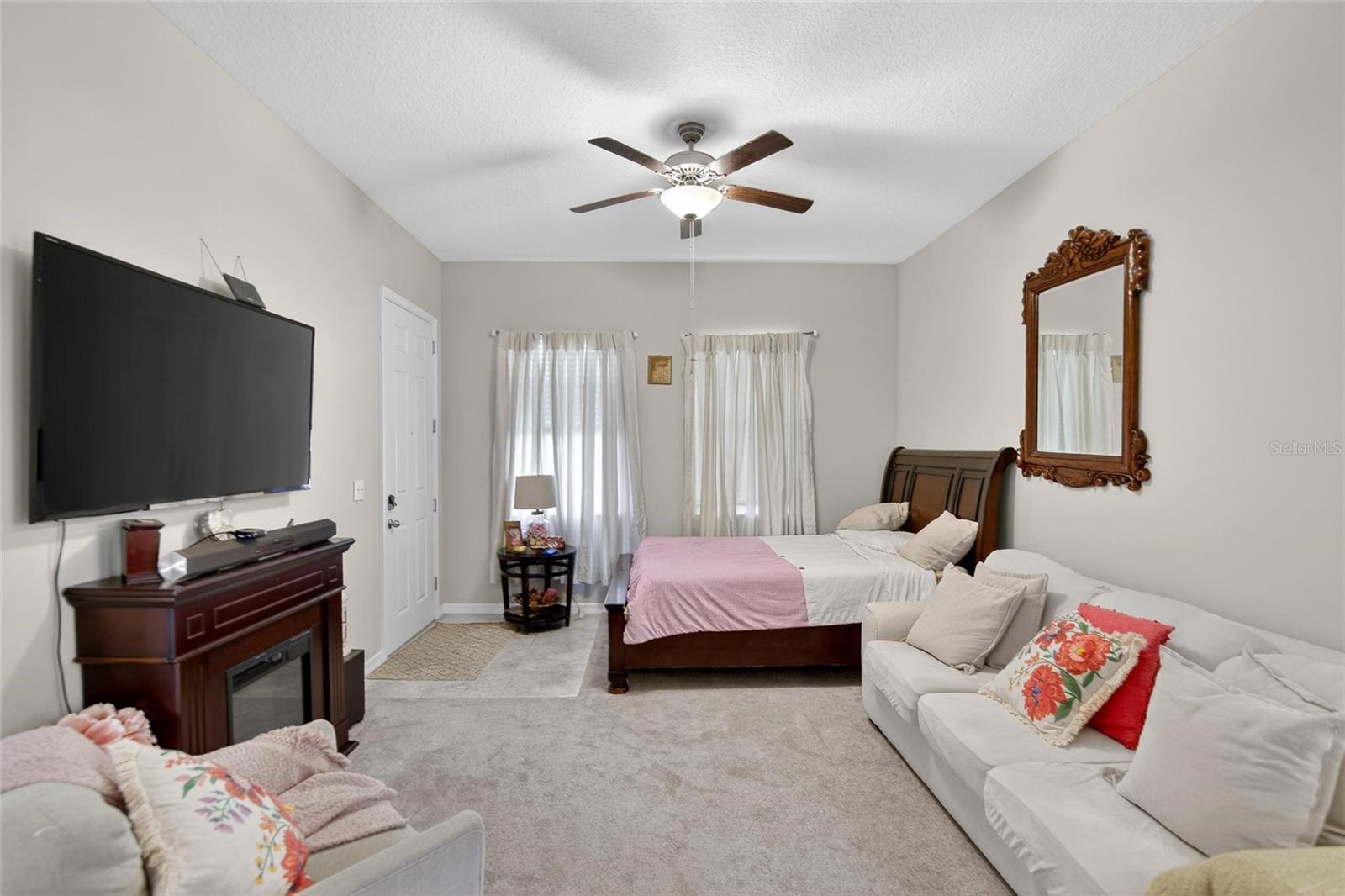 In-Law apartment -Living room