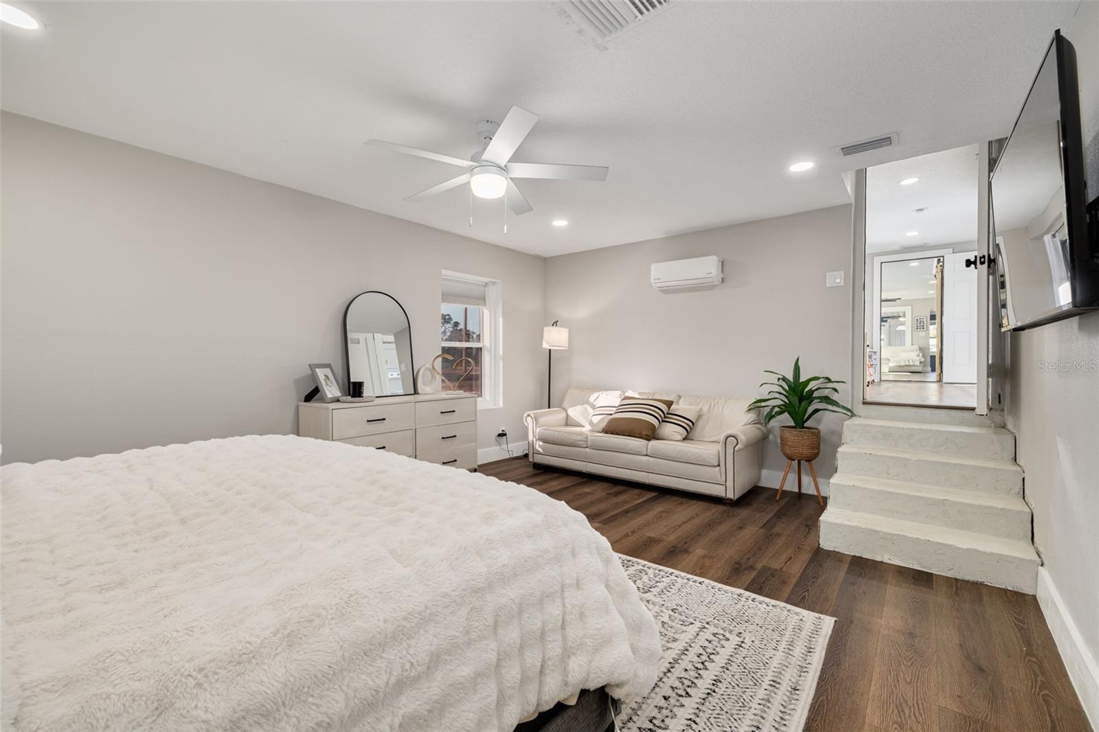 Primary / In-law Suite