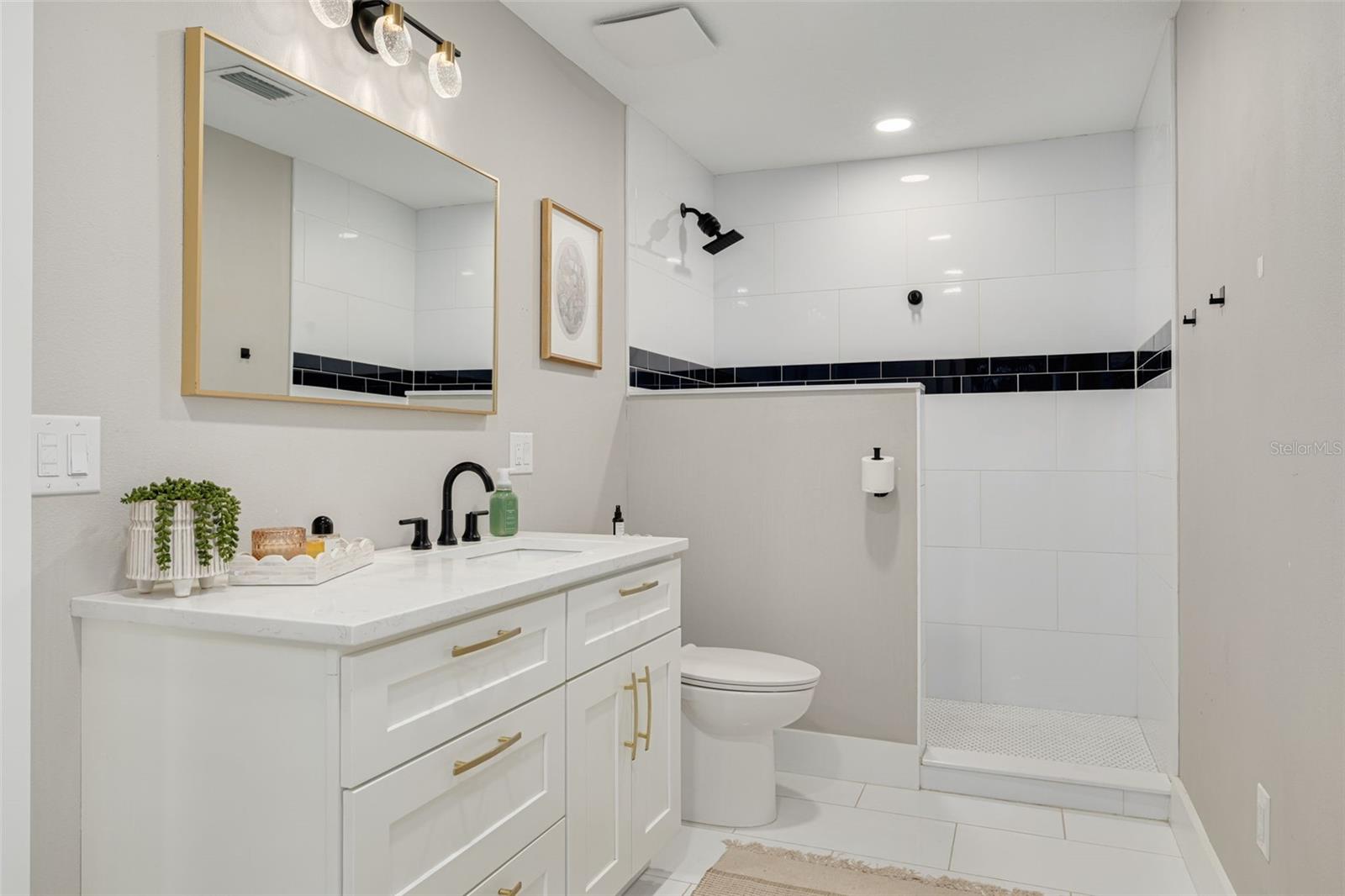 Primary Ensuite Bath