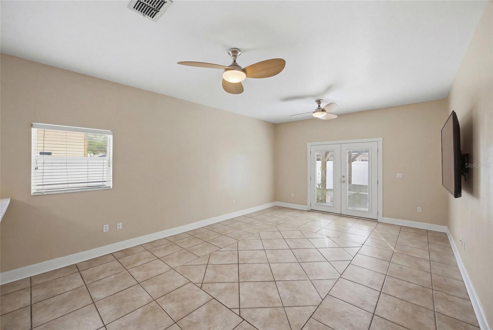 Family room, Dining room or breakfast nook.