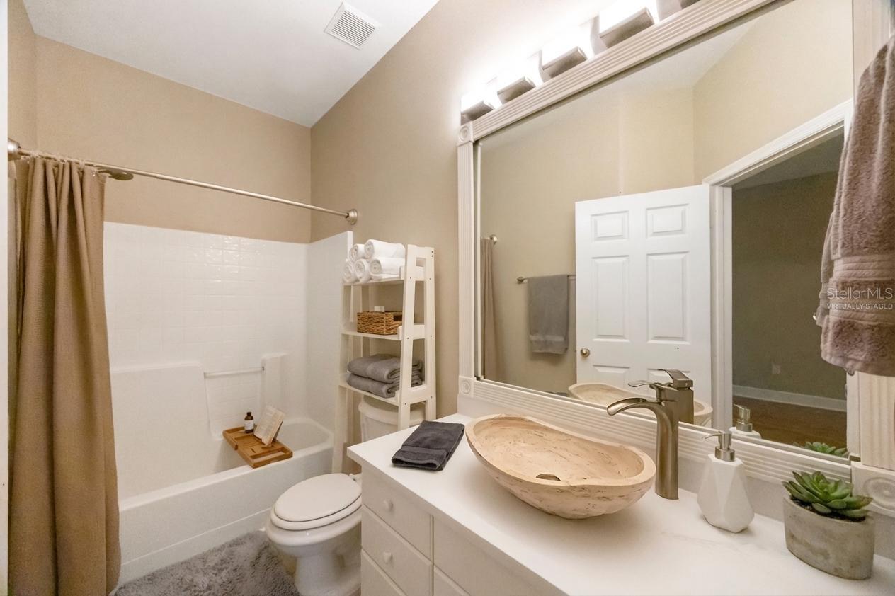 Virtually staged Primary En Suite