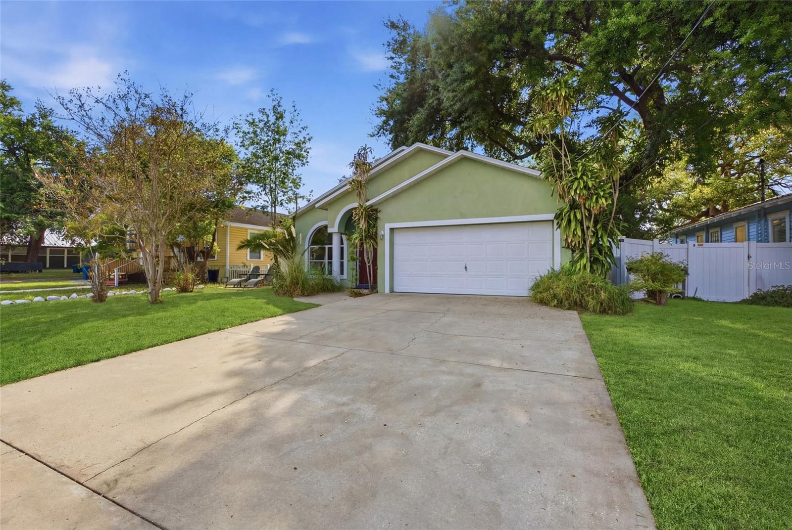 Grass has been enhanced by AI for visualization purposes.