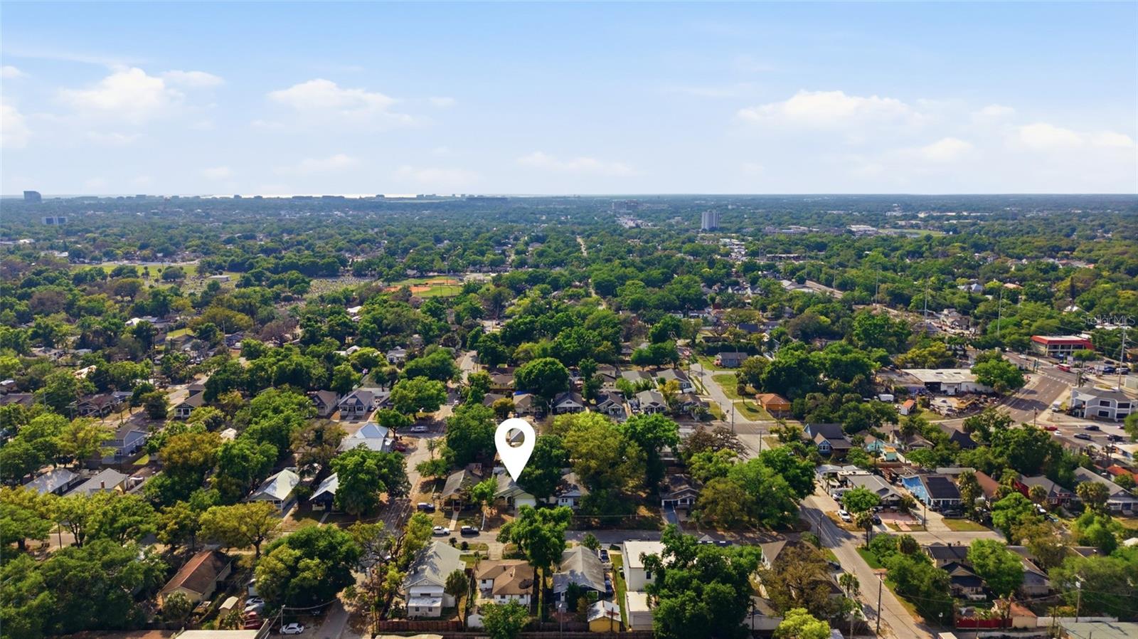 Proximity to Riverwalk & Downtown