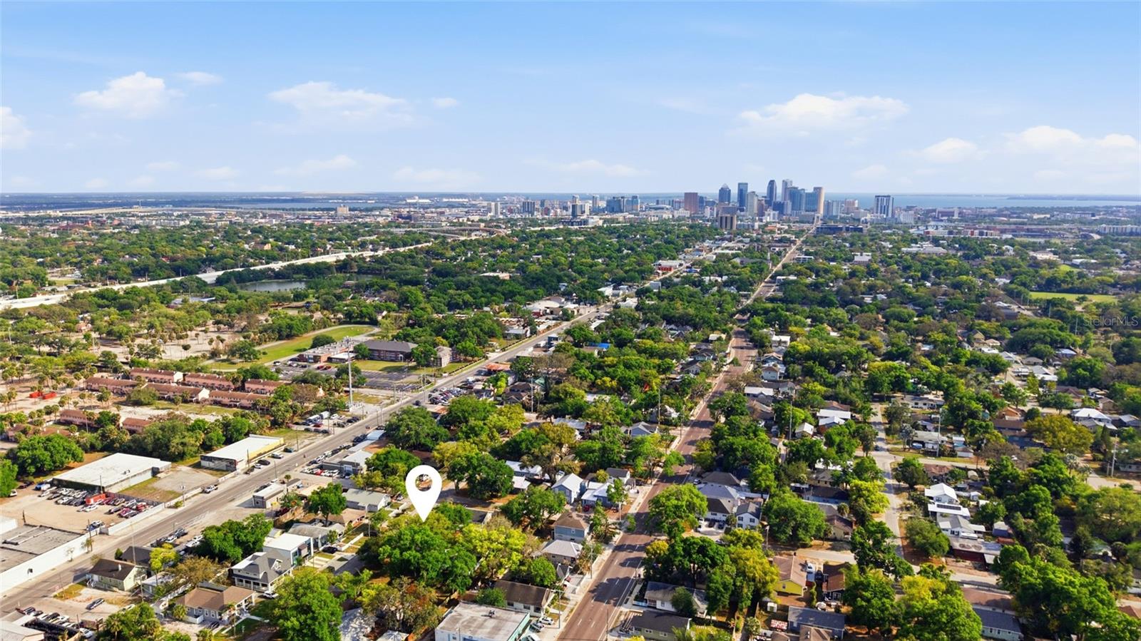 Proximity to Riverwalk & Downtown.