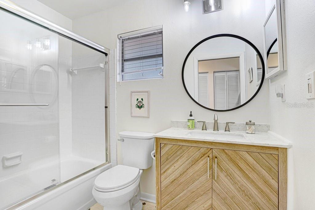 SECOND LEVEL FULL BATHROOM