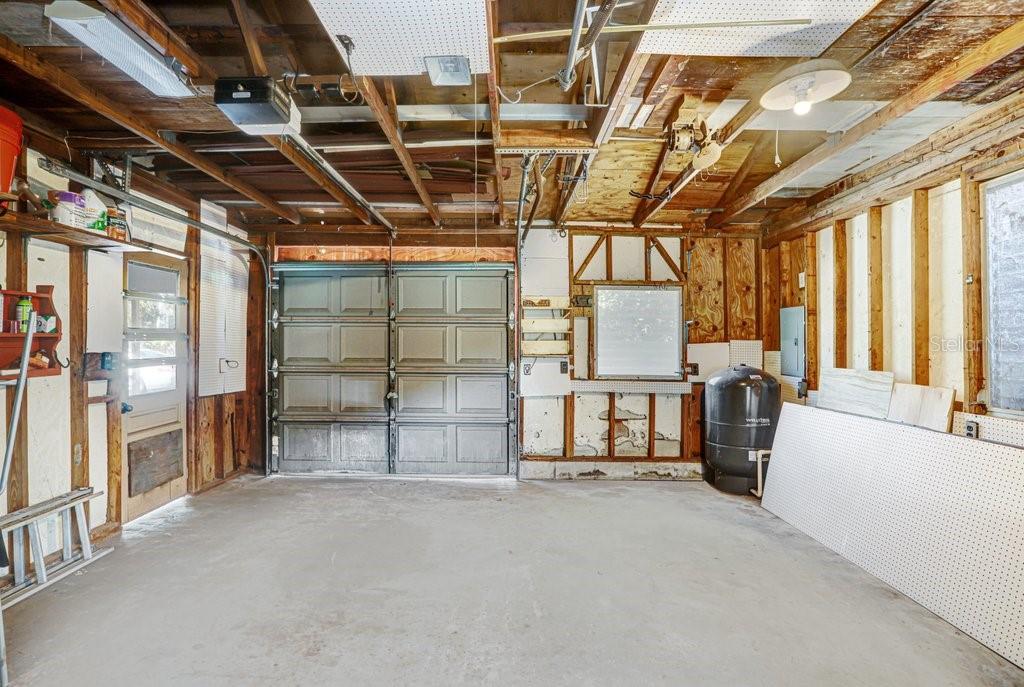 GARAGE WITH WORKSHOP AREA