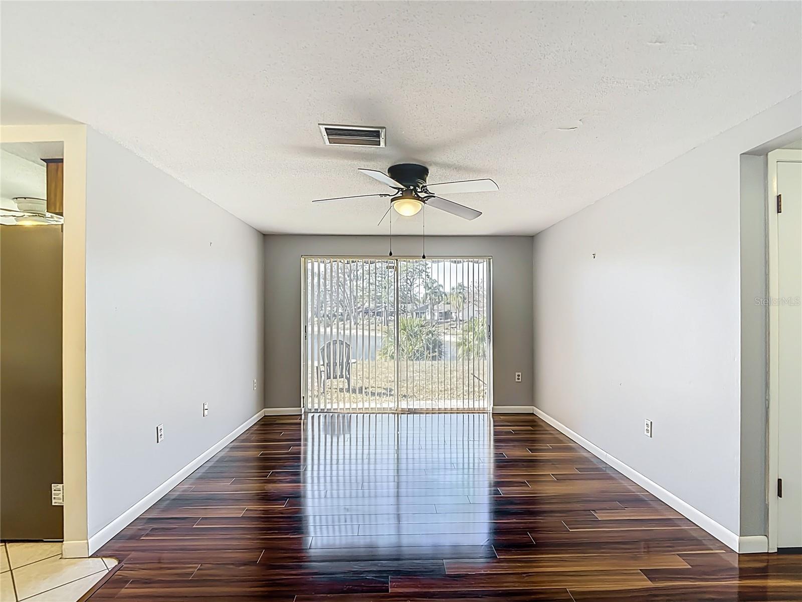 Dinning room/ Bonus room