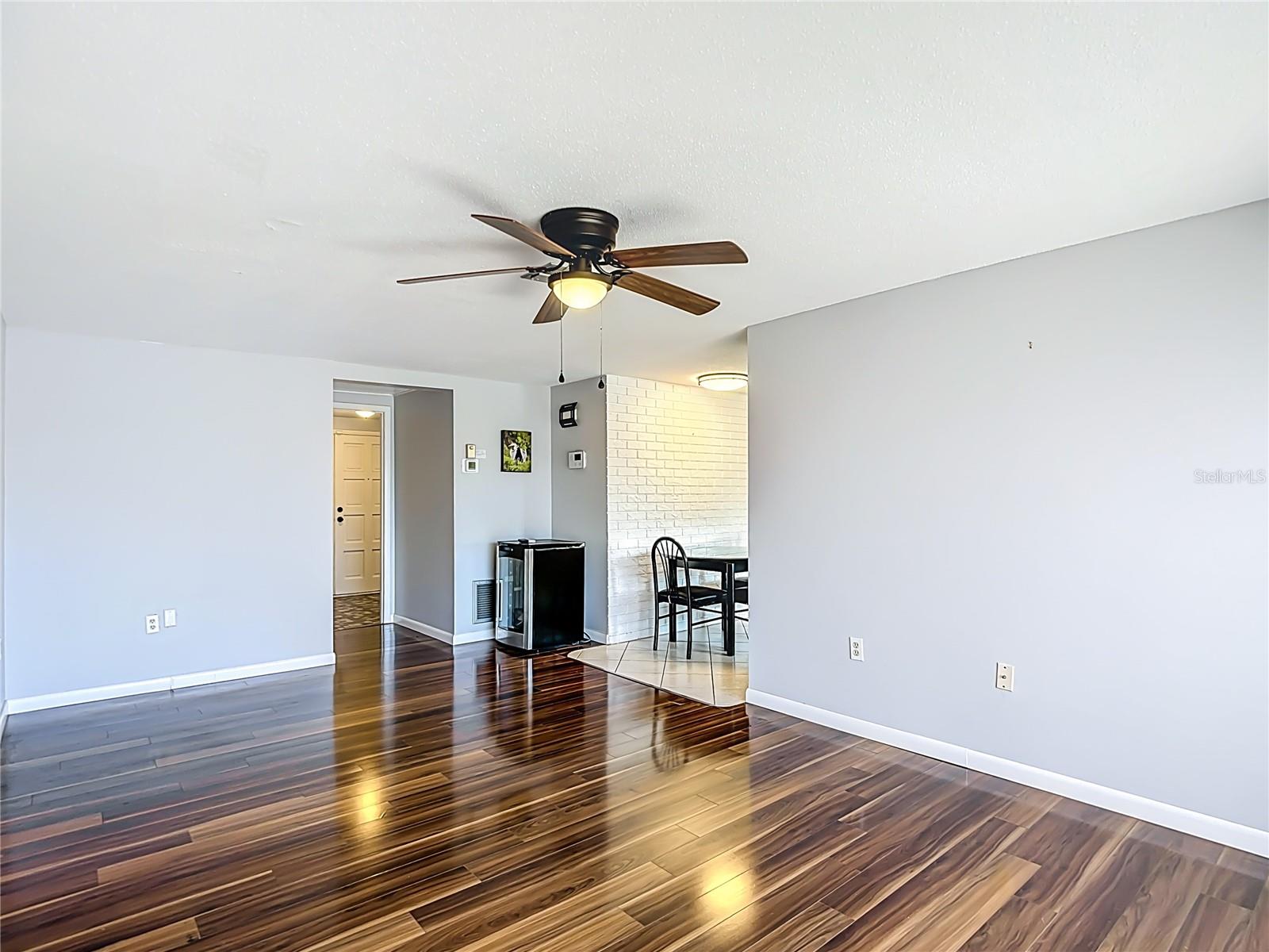 Dinning room/ Bonus room