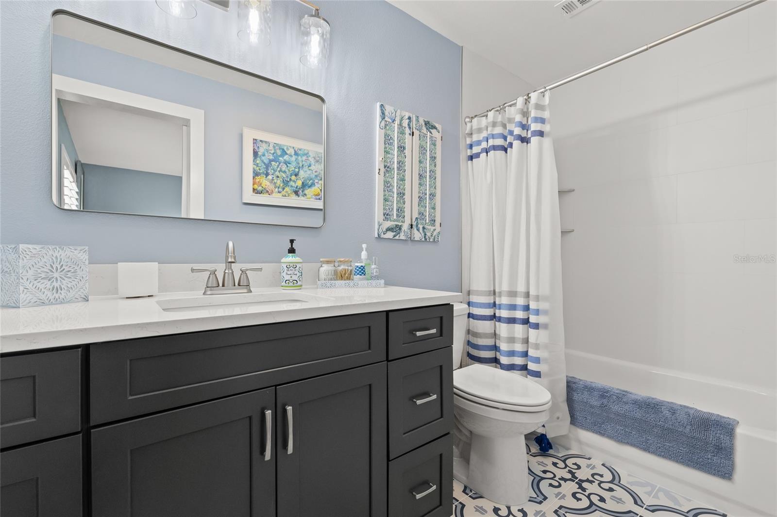 Primary Bathroom with Tub/Shower