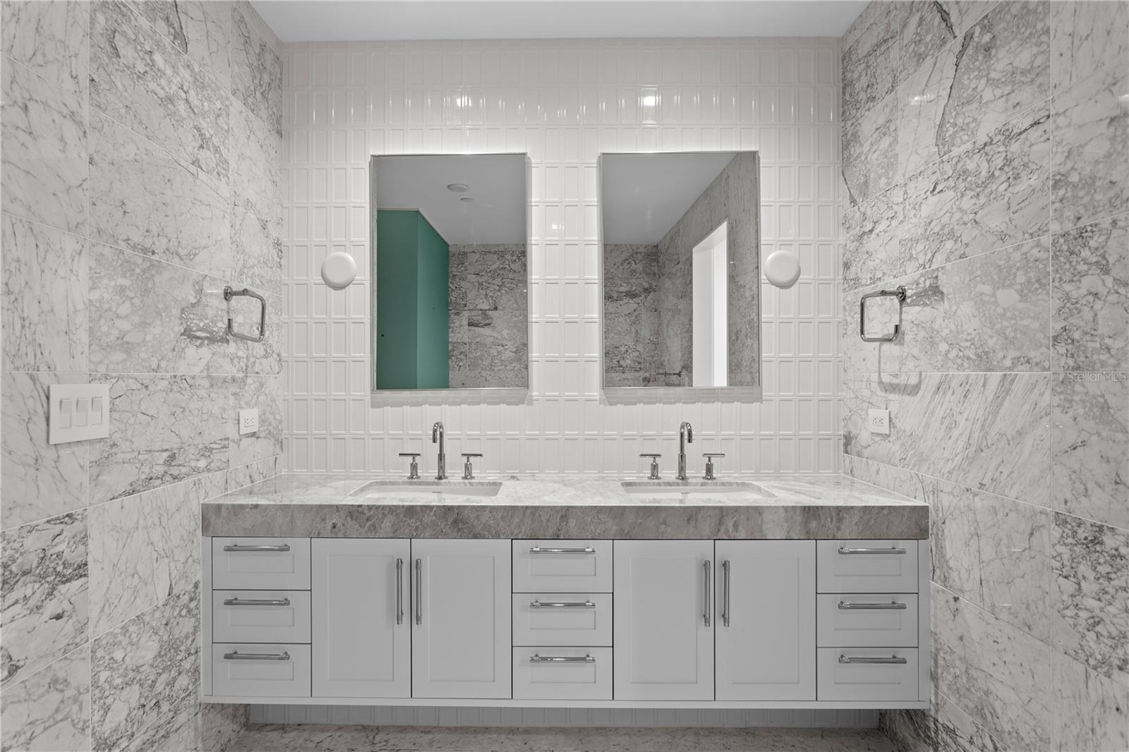 Ensuite primary bathroom