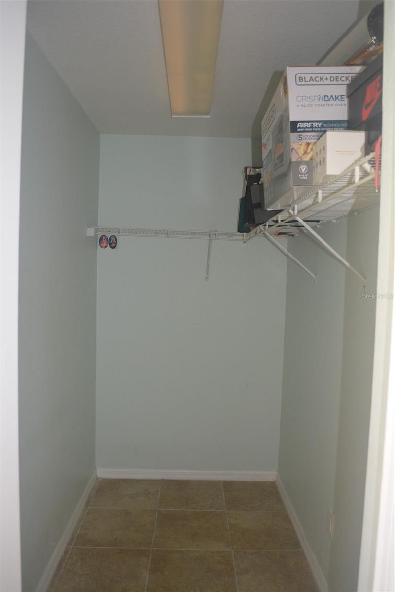 Master Bedroom Walking Closet