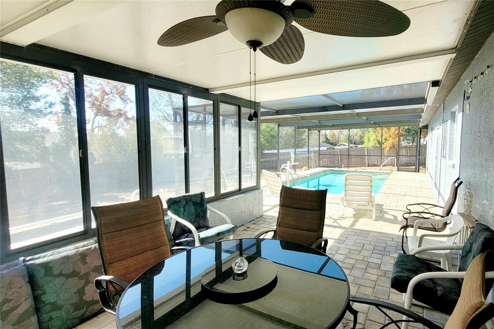 Vinyl Window-enclosed