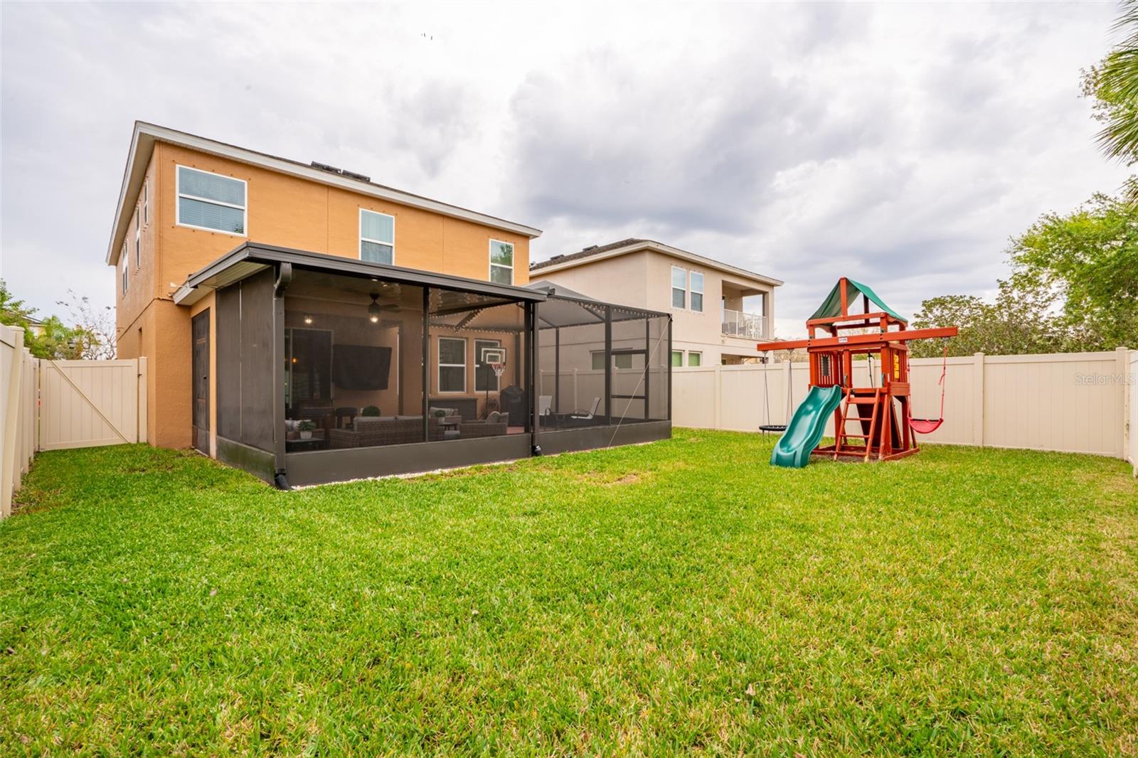 LARGE FULLY FENCED IN BACK YARD