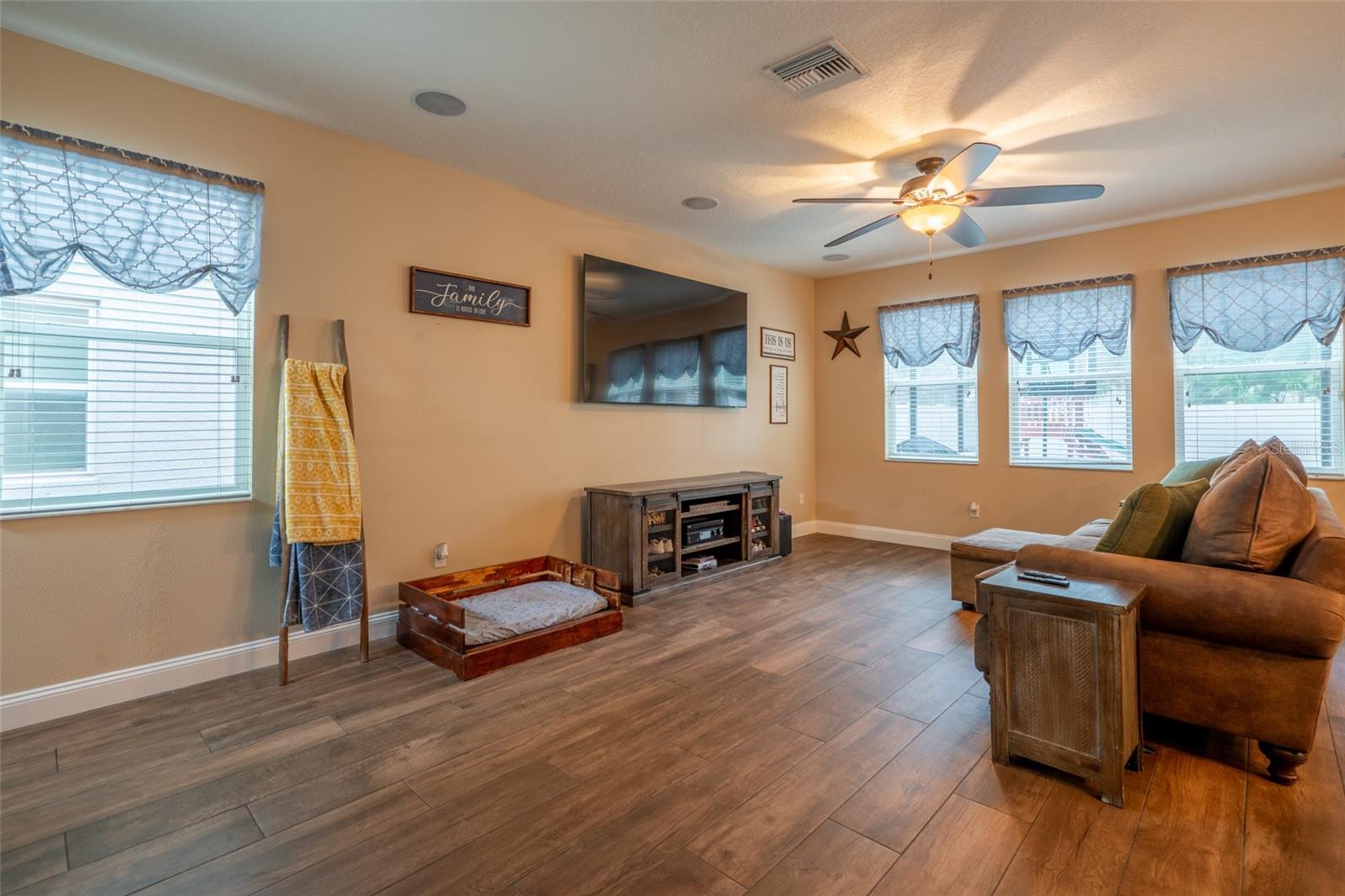 LOTS OF NATURAL LIGHT IN LIVING AREA