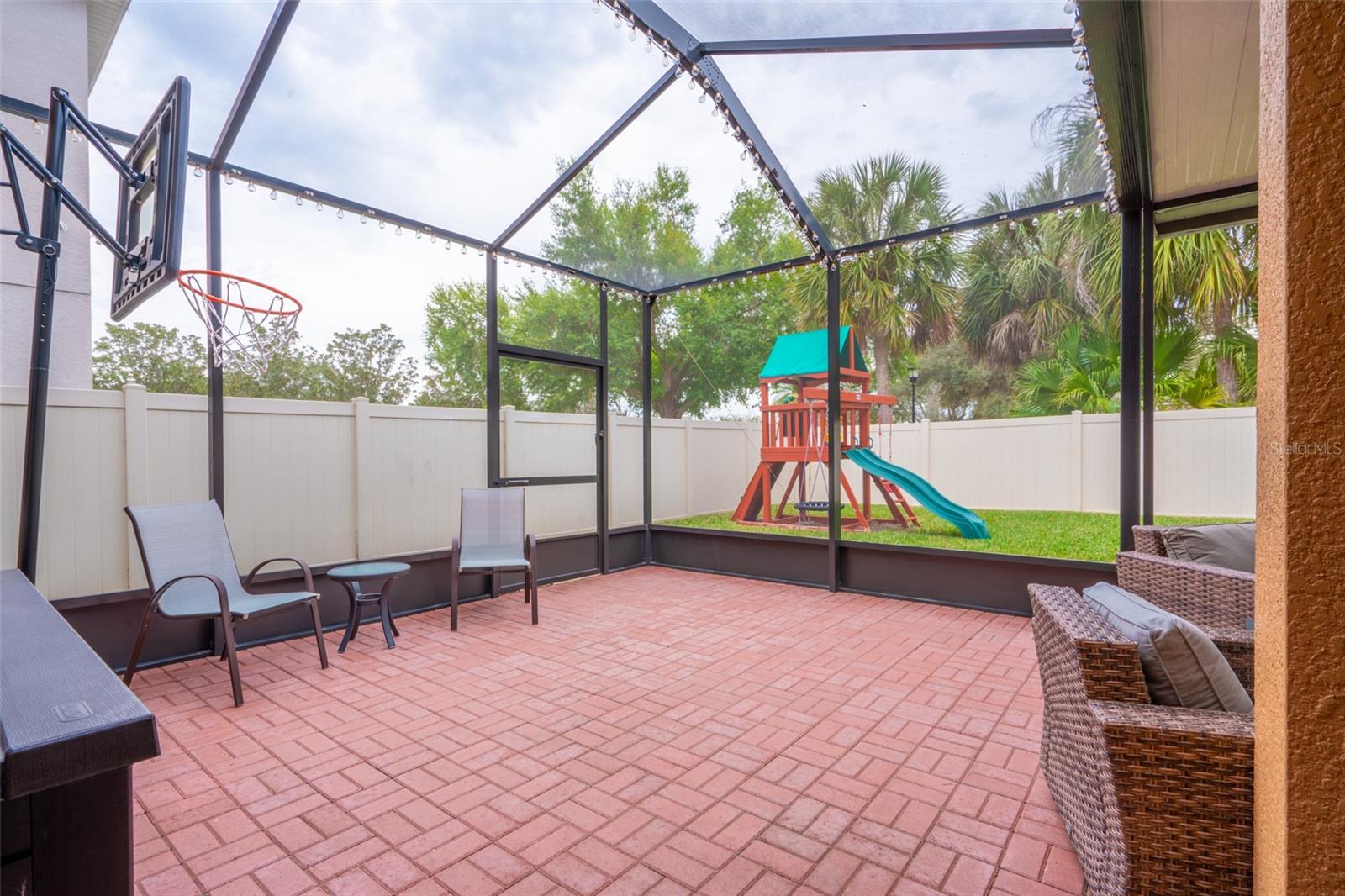 LOTS OF OPTIONS FOR THIS LARGE ADDITIONAL SPACE IN LANAI