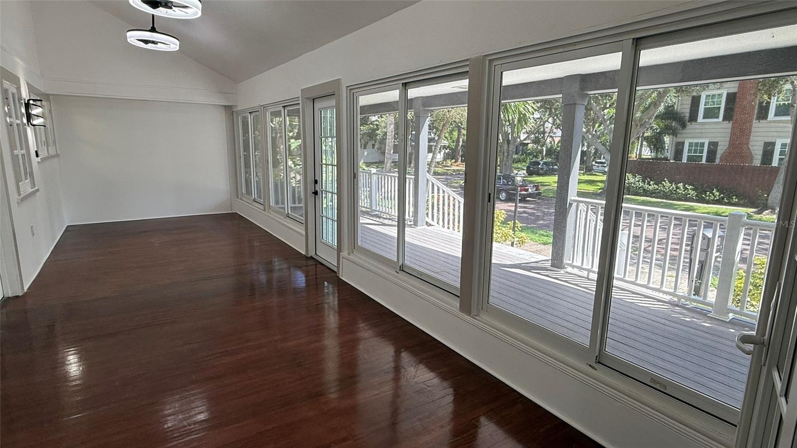 Huge Screened and air-conditioned Porch