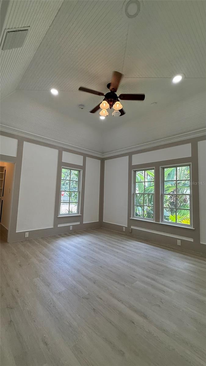 Vaulted Ceiling in Bedroom2