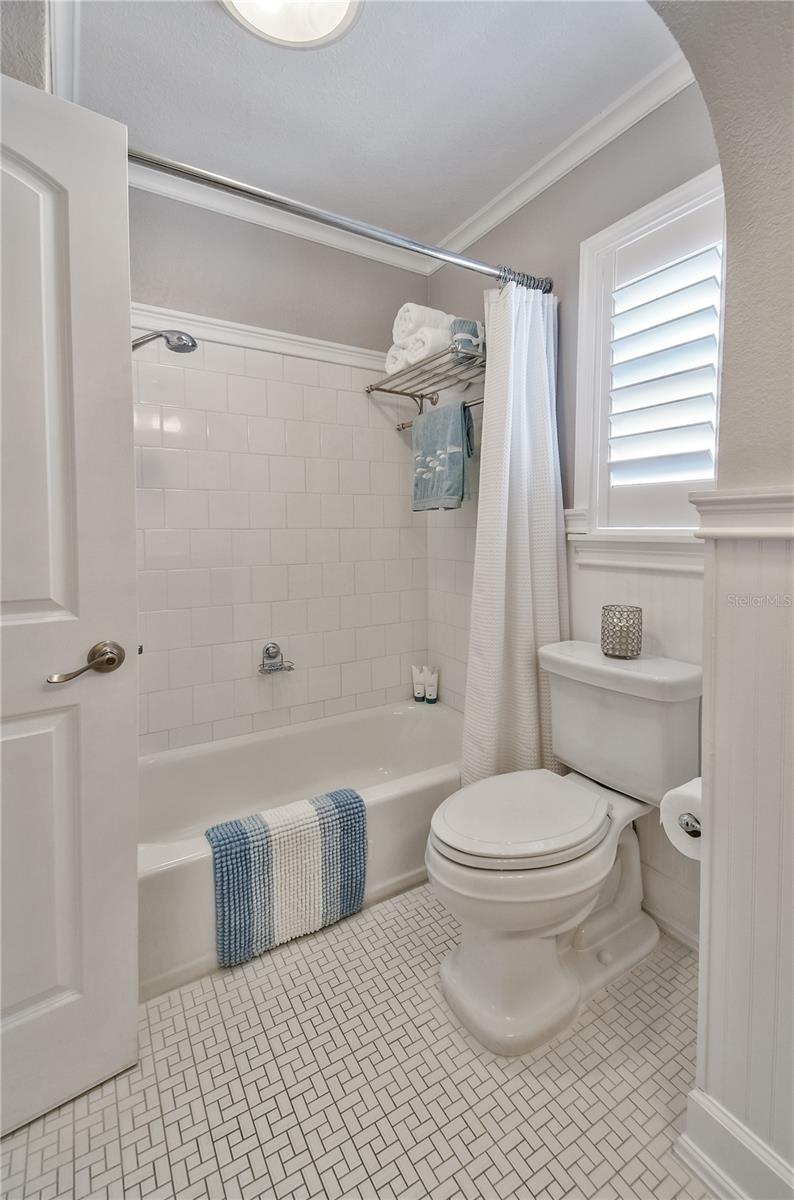 Hall Bath - Tub/Shower