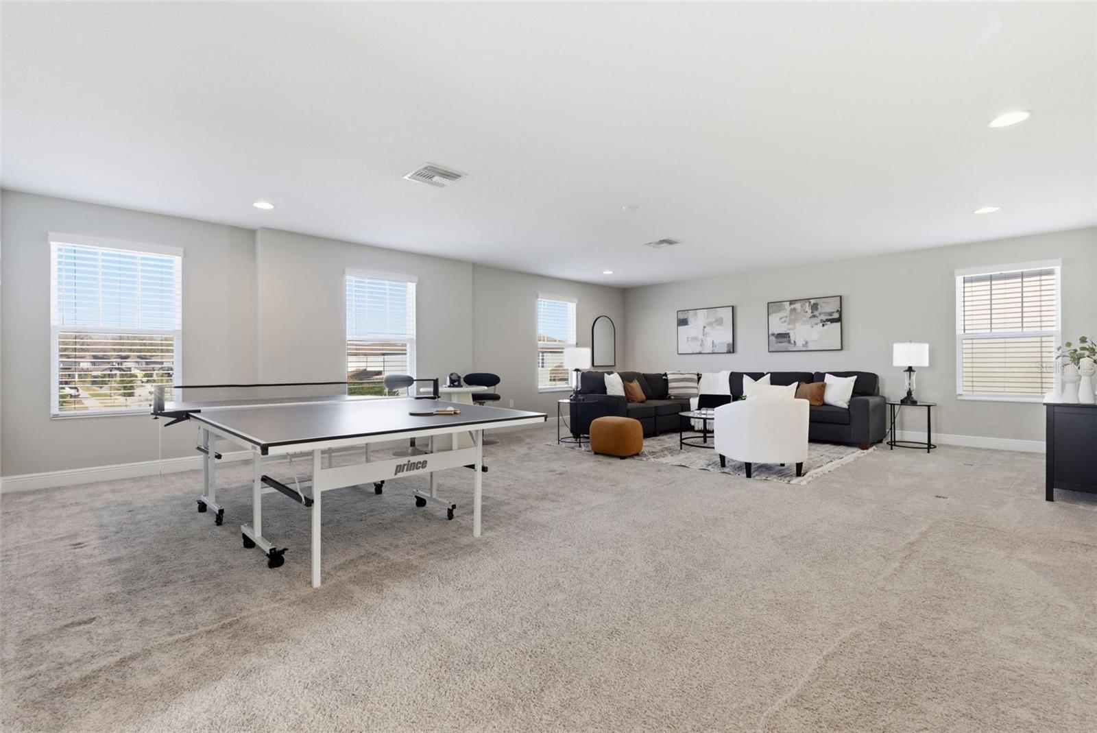 HUGE BONUS ROOM / GAME ROOM