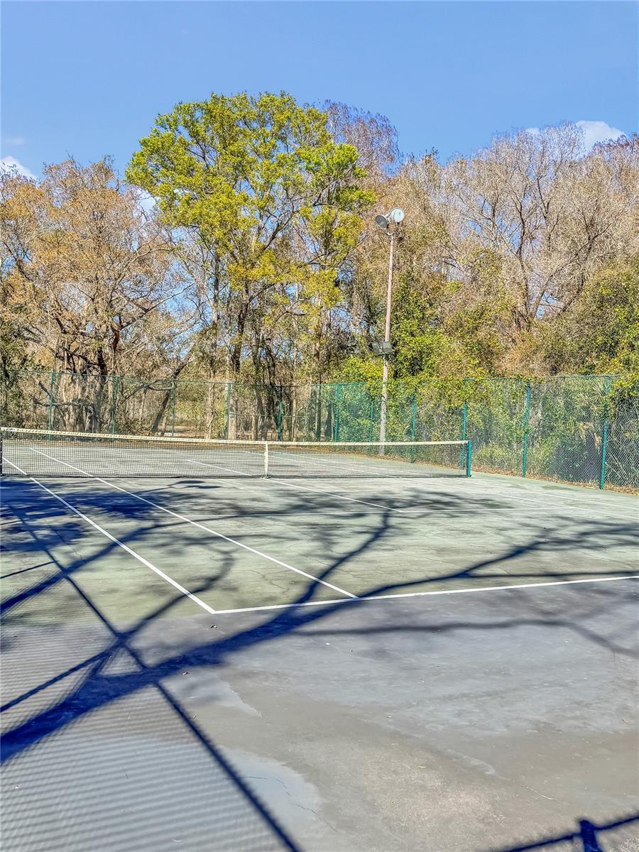 Community tennis court