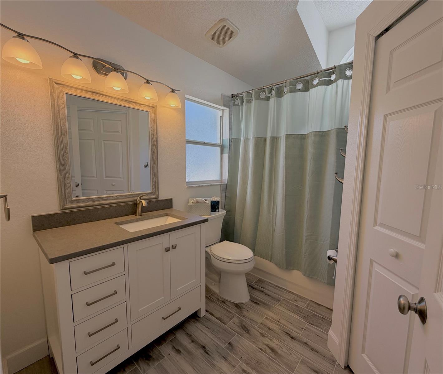 Primary Suite Bathroom
