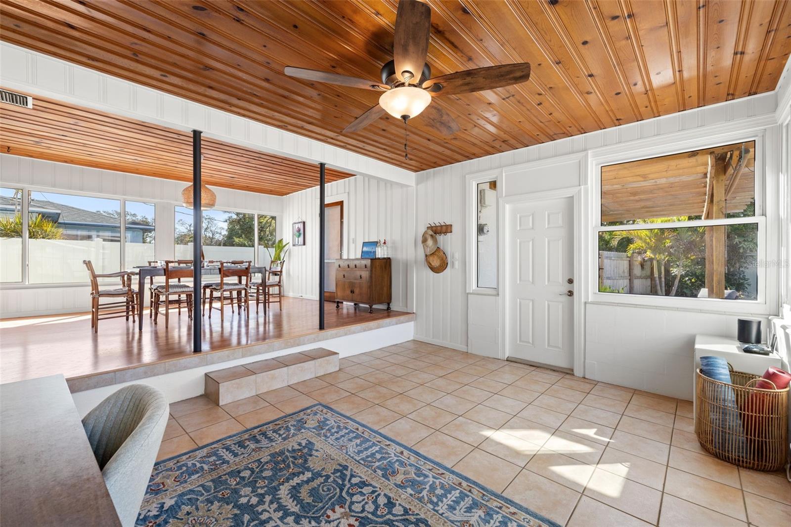 Flexible space with natural light—ideal for office, home gym or studio.