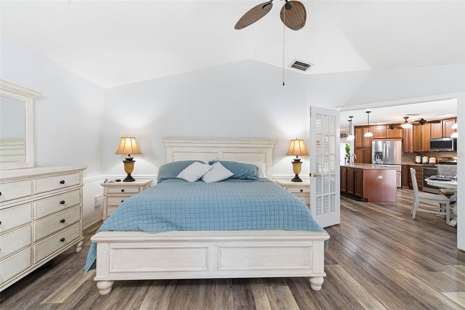 Kitchen Nook w/Windows overlooking the pool