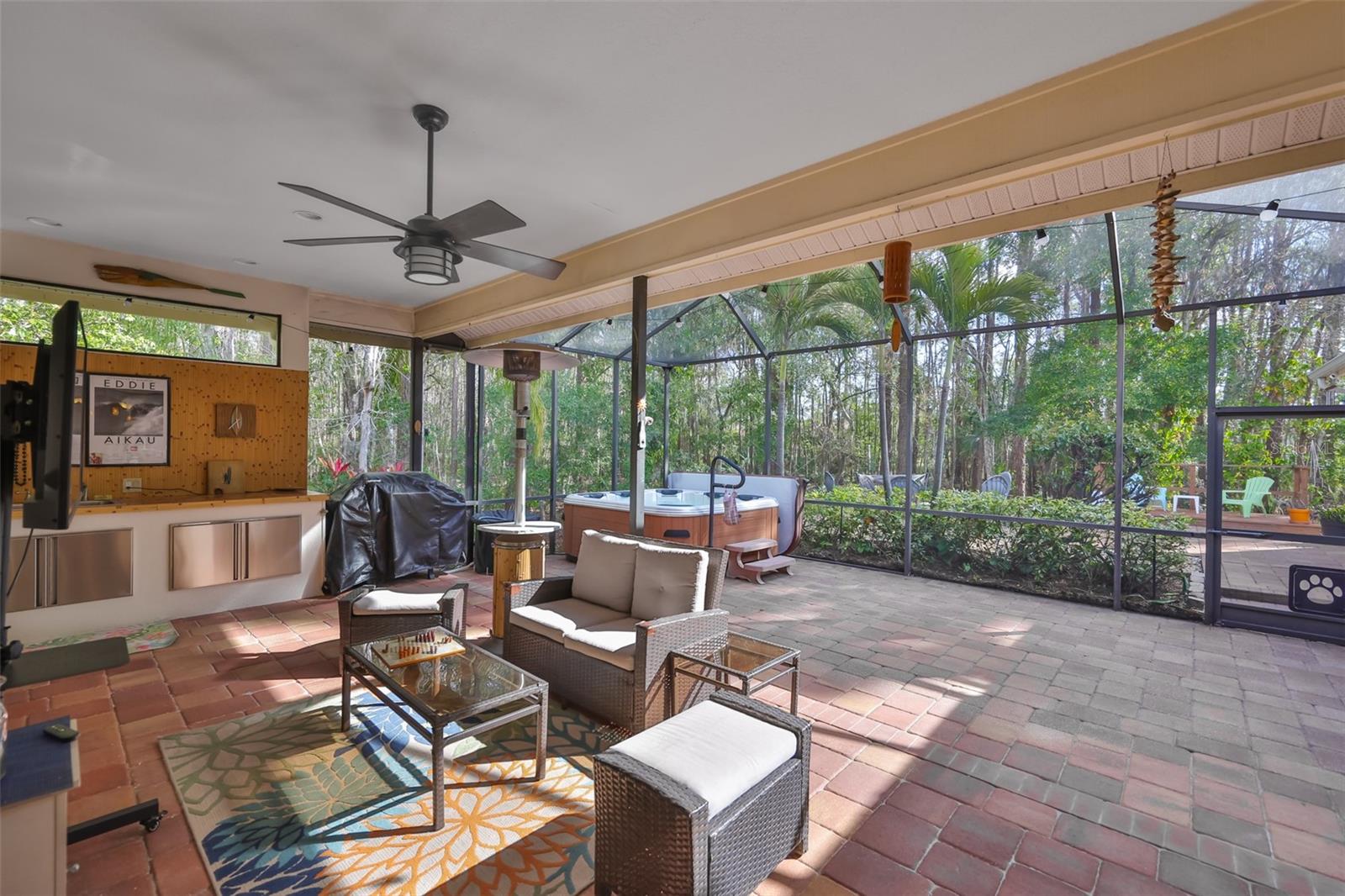 Outdoor lanai with wet bar