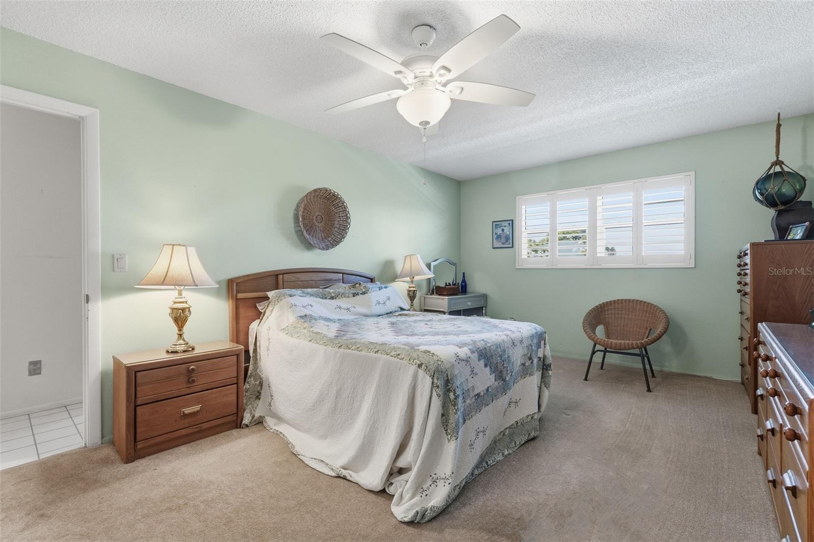 Relaxing primary suite retreat