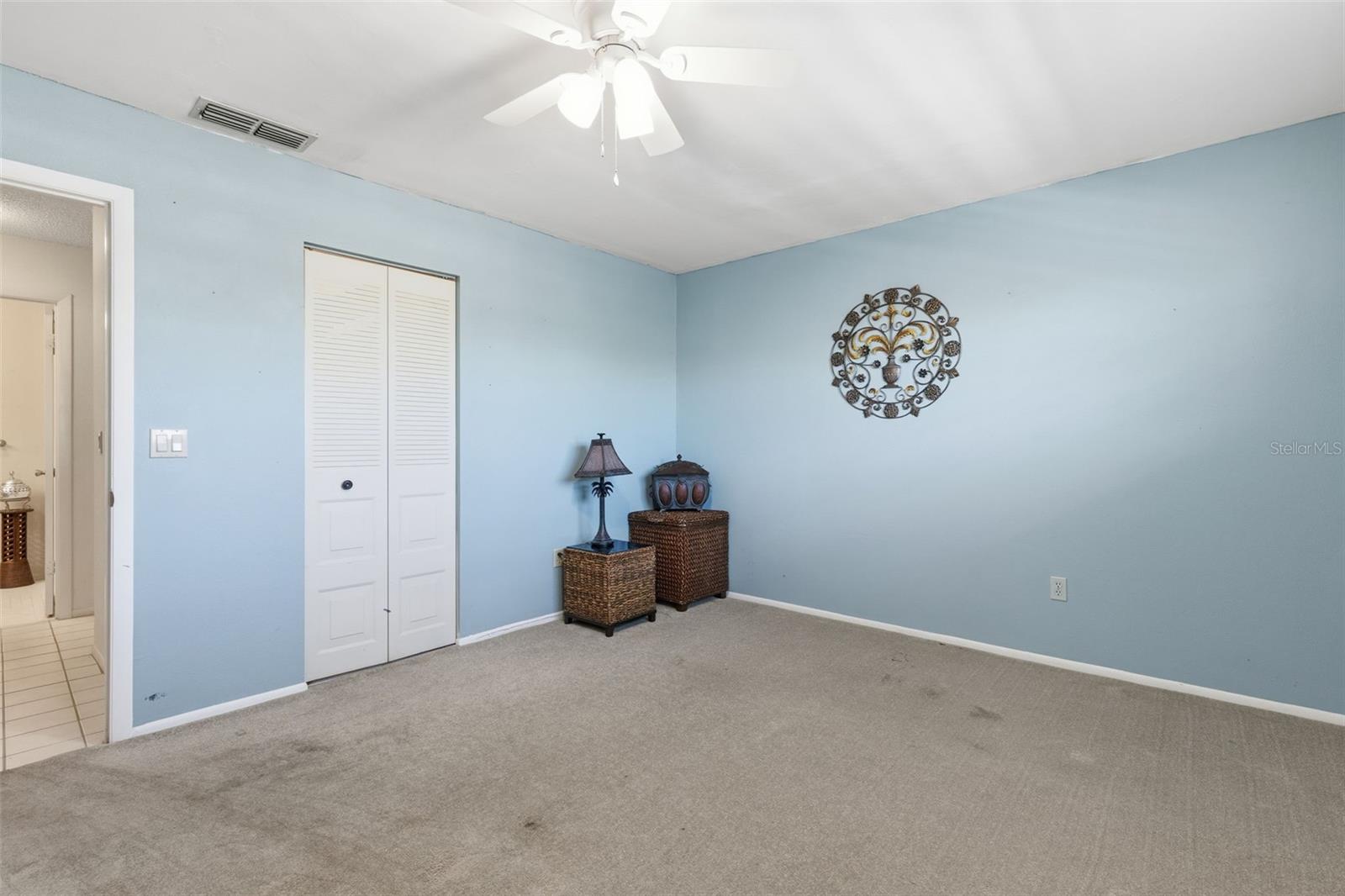 Secondary bedroom with flexible use