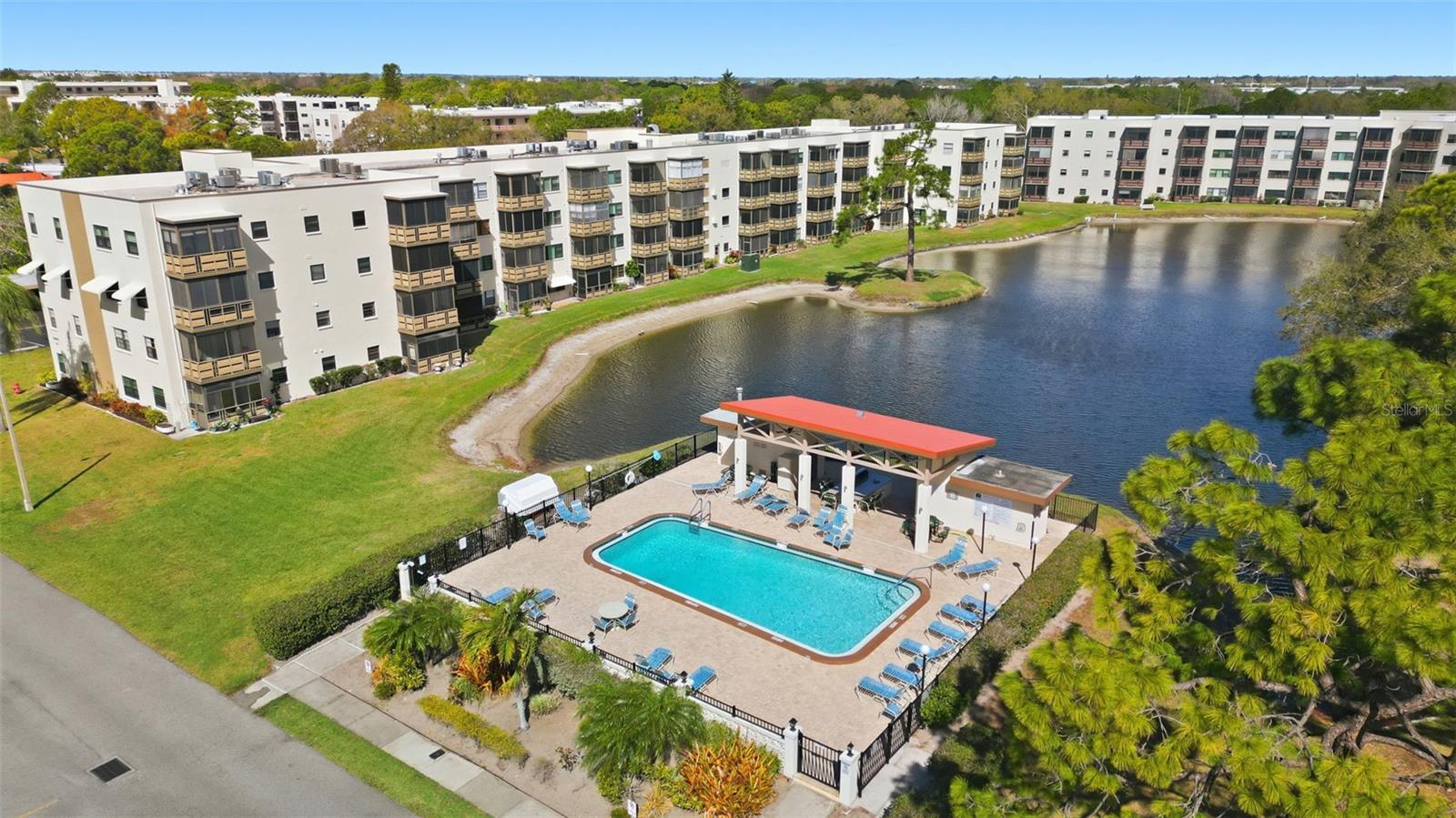 Overhead view of Five Towns amenities
