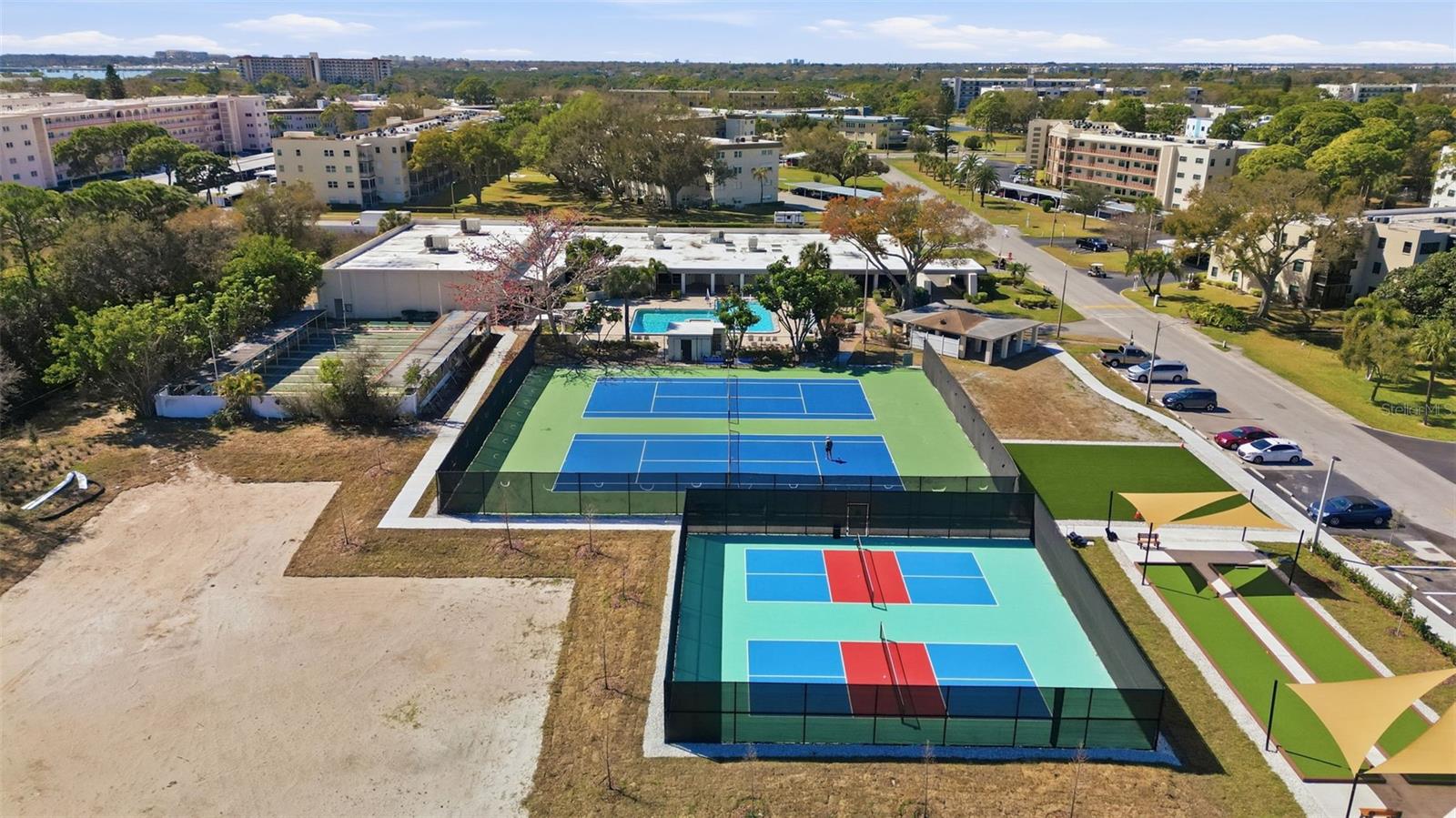 Overhead view of tennis courts