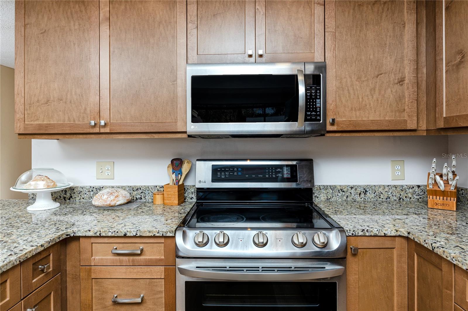 Kitchen at 14012 Cascade Ln, Tampa, FL 33618