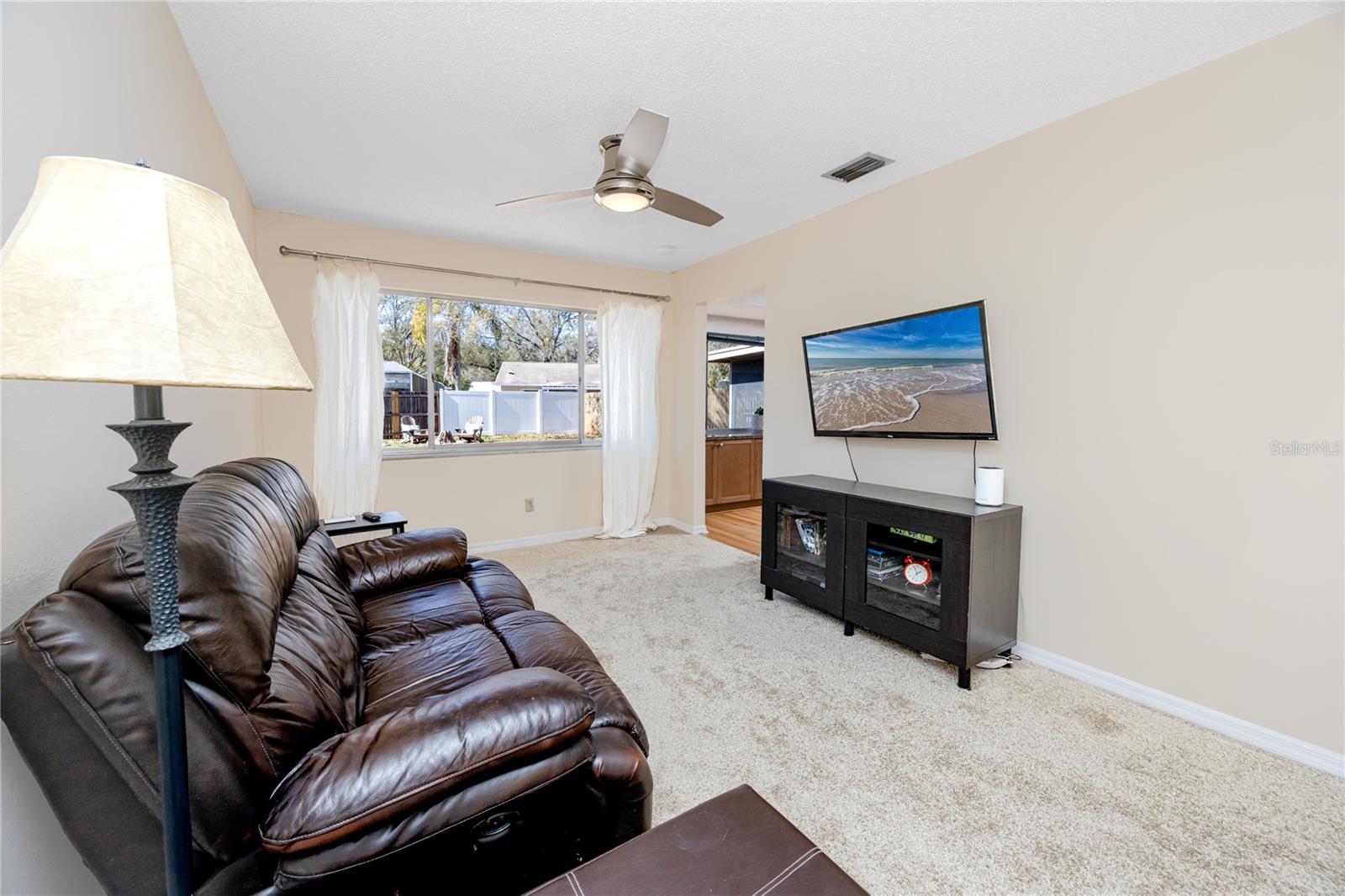 Family Room at 14012 Cascade Ln, Tampa, FL 33618