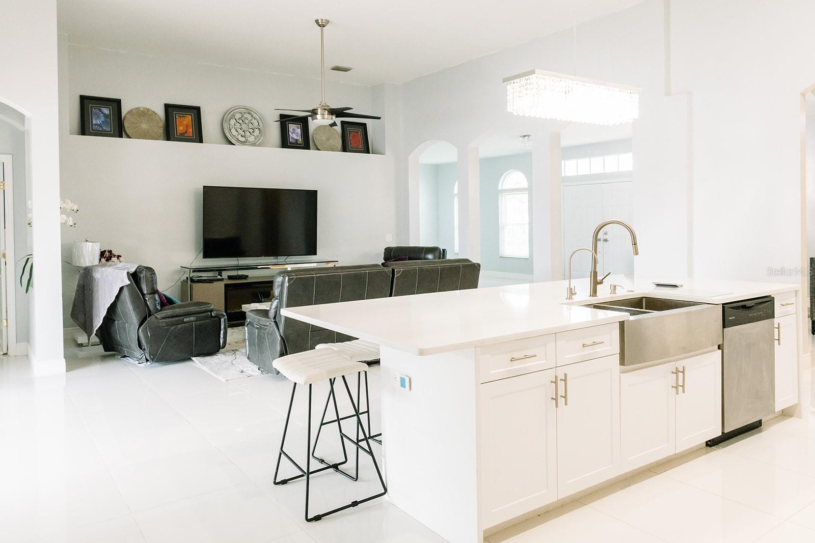 Kitchen/Family Room Combo