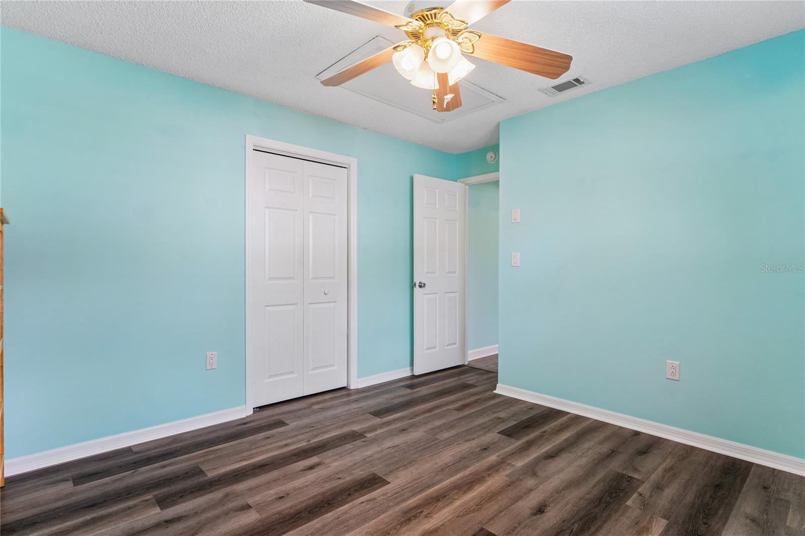 BEDROOM #3 W/WALK-IN CLOSET